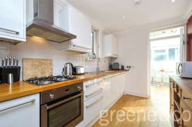  Image of 3 bedroom Flat for sale in Lyndhurst Road London NW3 at Hampstead London Belsize Park, NW3 5NL