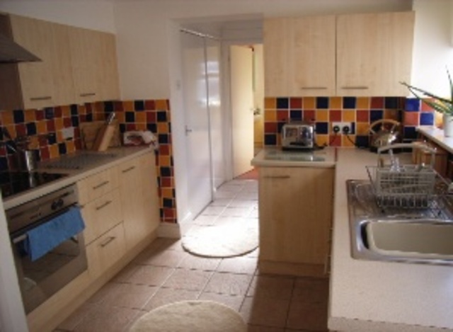 Image of 3 bedroom Terraced house to rent in Madeira Avenue Horsham RH12 at Horsham, RH12 1AB