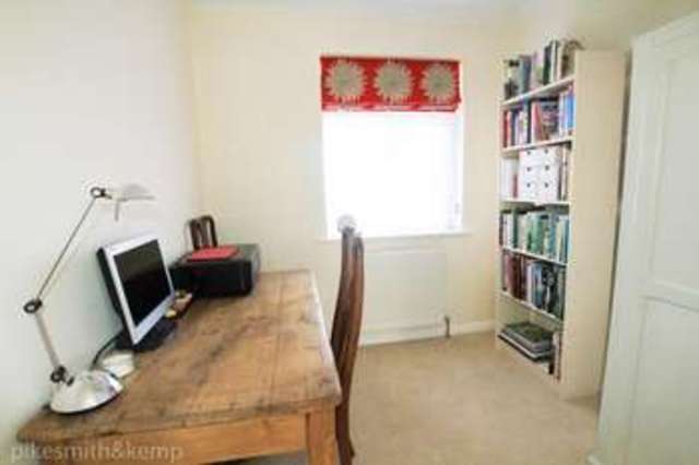  Image of 3 bedroom Semi-Detached house for sale in Graham Close Maidenhead SL6 at MAIDENHEAD, SL6 4PJ