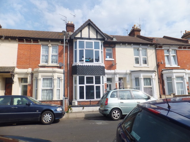  Image of 4 bedroom Terraced house to rent in Manners Road Southsea PO4 at Southsea Portsmouth Portsmouth, PO4 0BA