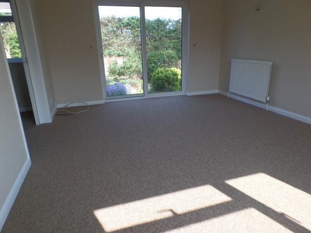  Image of 4 bedroom Detached house to rent in Maplehurst Road Chichester PO19 at Summersdale  Chichester, PO19 6QL