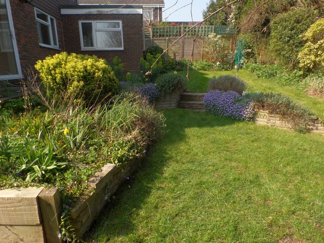  Image of 4 bedroom Detached house to rent in Maplehurst Road Chichester PO19 at Summersdale  Chichester, PO19 6QL