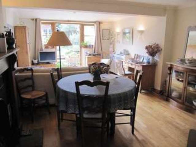  Image of 2 bedroom Terraced house to rent in Victoria Road Marlow SL7 at Victoria Road  Marlow, SL7 1DW