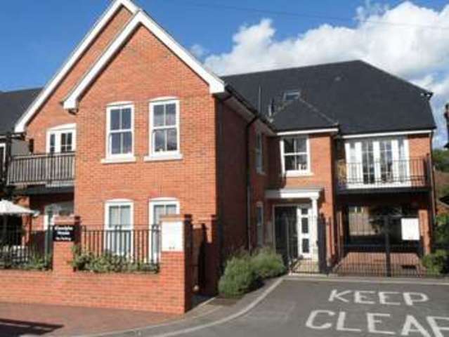  Image of 2 bedroom Flat to rent in Klondyke Marlow SL7 at Klondyke  Marlow, SL7 2FE