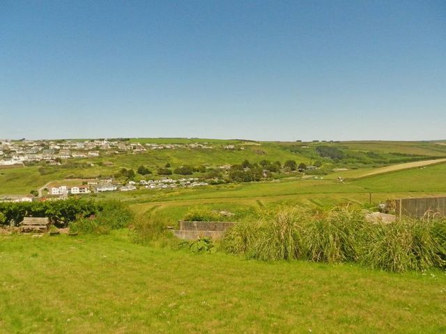  Image of 4 bedroom Detached house to rent in Mawgan Porth Newquay TR8 at Mawgan Porth Newquay, TR8 4AL