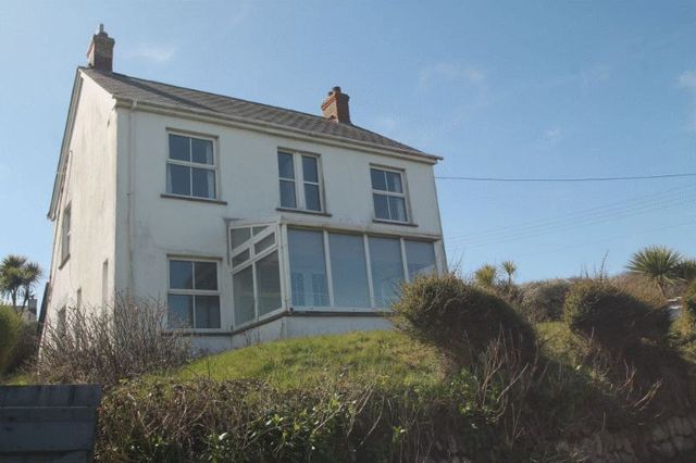  Image of 4 bedroom Detached house to rent in Mawgan Porth Newquay TR8 at Mawgan Porth Newquay, TR8 4AL