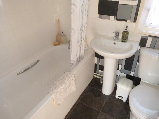  Image of 1 bedroom Detached house for sale in Mayfield Caravan Park Thorney Mill Road West Drayton UB7 at Thorney Mill Road  West Drayton, UB7 7HA