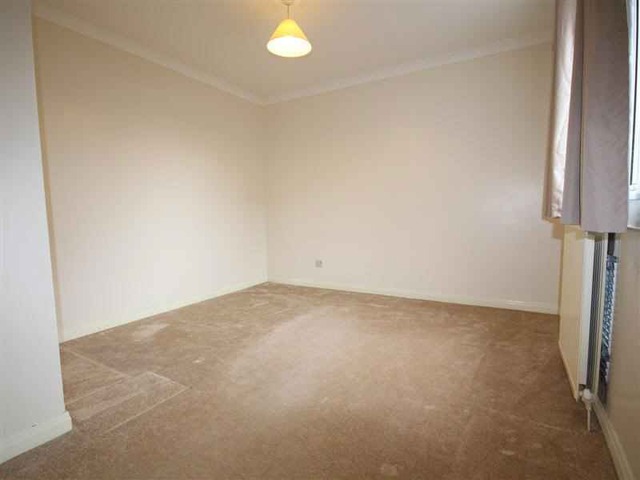  Image of 3 bedroom Terraced house to rent in Mcleod Street Broxburn EH52 at Broxburn West Lothian West Lothian, EH52 5BW