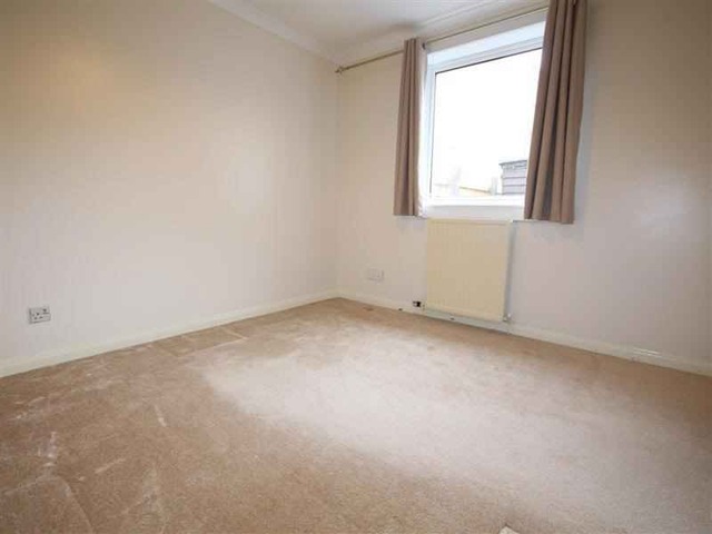  Image of 3 bedroom Terraced house to rent in Mcleod Street Broxburn EH52 at Broxburn West Lothian West Lothian, EH52 5BW