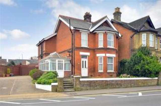  Image of 6 bedroom Detached house for sale in Medina Avenue Newport PO30 at Newport Isle of Wight Newport, PO30 1EL