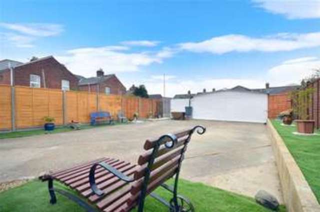  Image of 6 bedroom Detached house for sale in Medina Avenue Newport PO30 at Newport Isle of Wight Newport, PO30 1EL