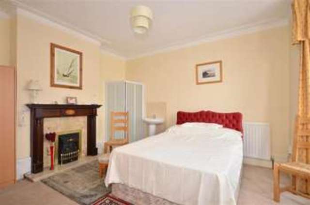  Image of 6 bedroom Detached house for sale in Medina Avenue Newport PO30 at Newport Isle of Wight Newport, PO30 1EL