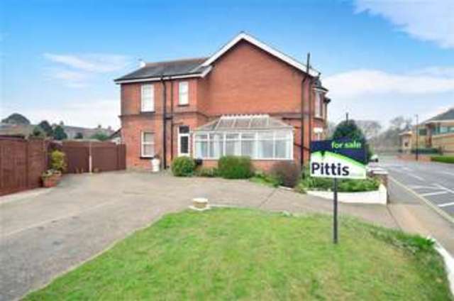  Image of 6 bedroom Detached house for sale in Medina Avenue Newport PO30 at Newport Isle of Wight Newport, PO30 1EL