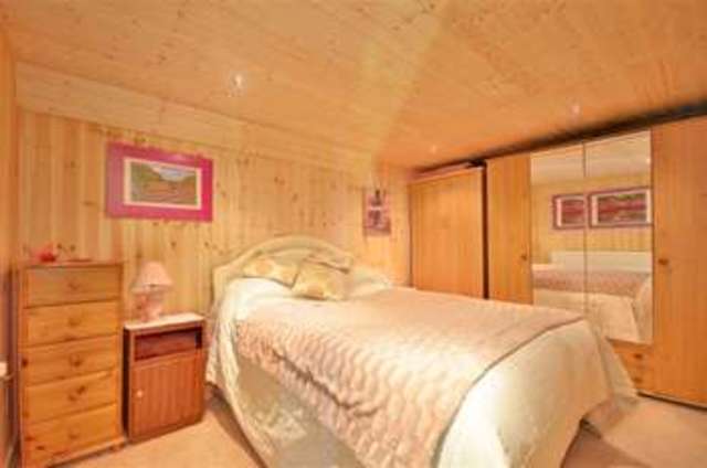  Image of 6 bedroom Detached house for sale in Medina Avenue Newport PO30 at Newport Isle of Wight Newport, PO30 1EL
