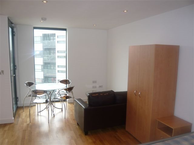  Image of Studio flat to rent in The Quays Salford M50 at 250 The Quays Salford Salford, M50 3SA