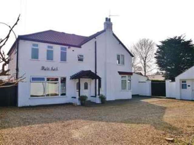  Image of 4 bedroom Detached house for sale in Signal Road Grantham NG31 at Manthorpe, NG31 9BL