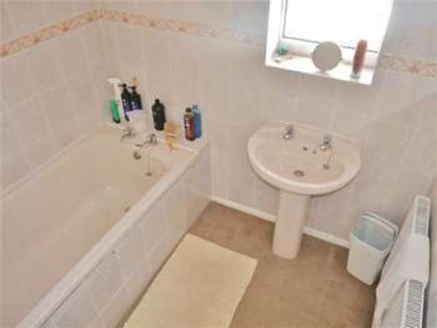  Image of 4 bedroom Detached house for sale in Signal Road Grantham NG31 at Manthorpe, NG31 9BL