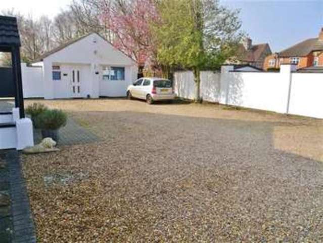  Image of 4 bedroom Detached house for sale in Signal Road Grantham NG31 at Manthorpe, NG31 9BL