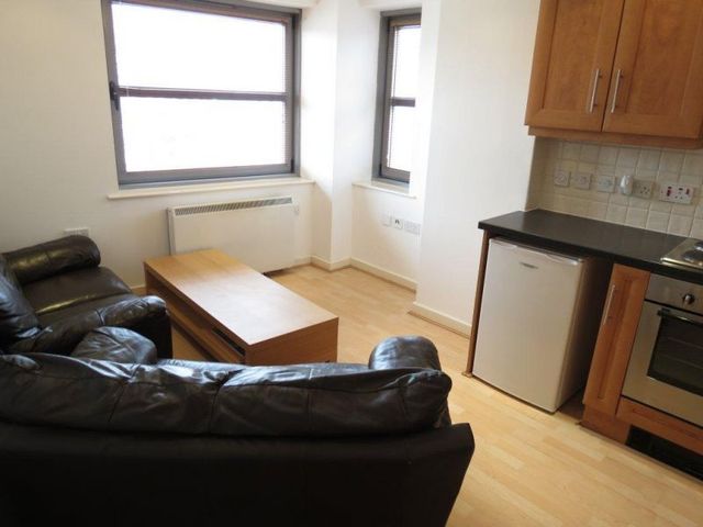  Image of 2 bedroom Apartment to rent in Princess Street Manchester M1 at 136 Princess Street  Manchester City, M1 7AF
