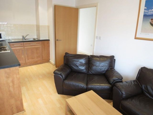  Image of 2 bedroom Apartment to rent in Princess Street Manchester M1 at 136 Princess Street  Manchester City, M1 7AF