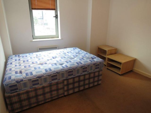  Image of 2 bedroom Apartment to rent in Princess Street Manchester M1 at 136 Princess Street  Manchester City, M1 7AF