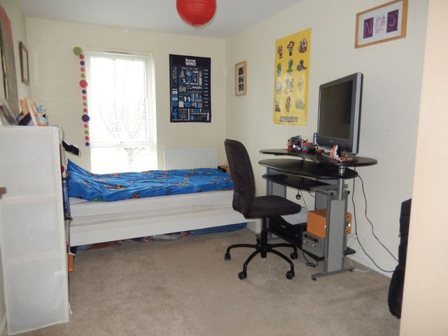  Image of 3 bedroom Flat for sale in Monticello Way Coventry CV4 at Monticello Way Bannerbrook Park Coventry, CV4 9WA