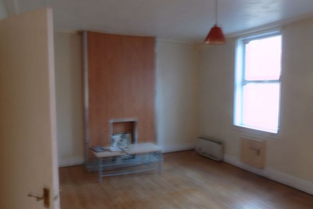  Image of 2 bedroom Flat to rent in Monument Road Ladywood Birmingham B16 at MONUMENT ROAD  BIRMINGHAM, B16 8UZ