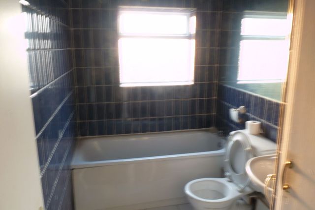  Image of 2 bedroom Flat to rent in Monument Road Ladywood Birmingham B16 at MONUMENT ROAD  BIRMINGHAM, B16 8UZ