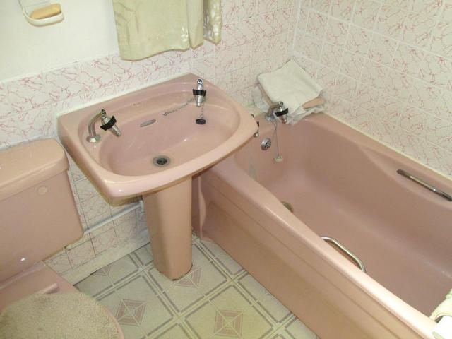  Image of 2 bedroom Bungalow for sale in Moorhen Way Bognor Regis PO22 at North Bersted  Bognor Regis, PO22 9DA
