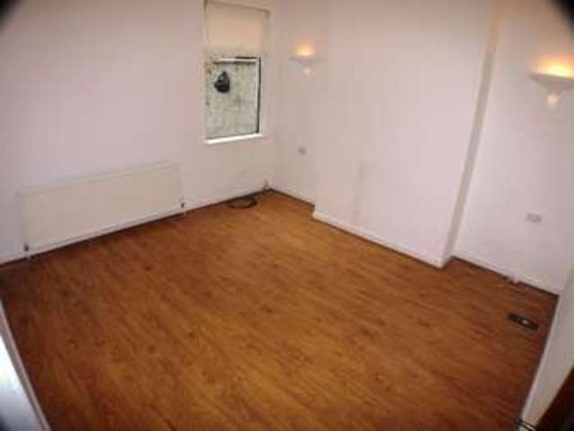  Image of 3 bedroom Terraced house to rent in Moss Street Garston Liverpool L19 at Moss Street  Liverpool, L19 2NA