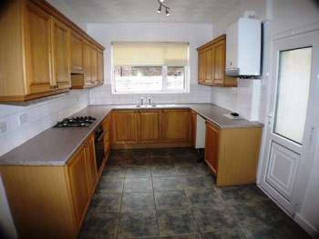  Image of 3 bedroom Terraced house to rent in Moss Street Garston Liverpool L19 at Moss Street  Liverpool, L19 2NA