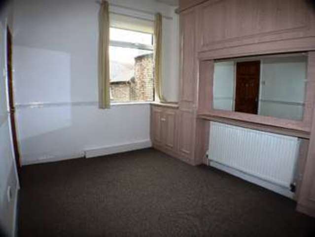  Image of 3 bedroom Terraced house to rent in Moss Street Garston Liverpool L19 at Moss Street  Liverpool, L19 2NA