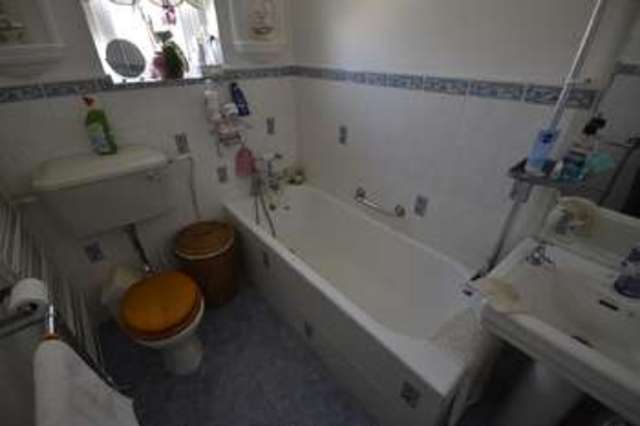 Image of 4 bedroom Flat for sale in Bedford Avenue Bexhill-on-Sea TN40 at Bedford Avenue  Bexhill On Sea, TN40 1NQ