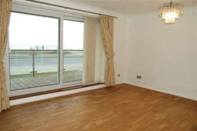  Image of 2 bedroom Flat to rent in Eastern Esplanade Southend-on-Sea SS1 at Southend-on-Sea, SS1 3DN