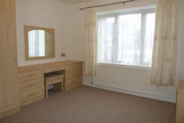  Image of 2 bedroom Flat to rent in Eastern Esplanade Southend-on-Sea SS1 at Southend-on-Sea, SS1 3DN