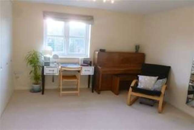  Image of 3 bedroom Property to rent in Myrtle Drive Sheffield S2 at Sheffield, S2 3HG