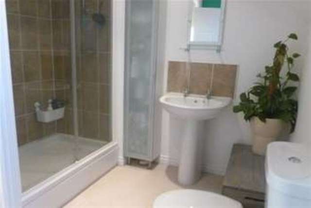  Image of 3 bedroom Property to rent in Myrtle Drive Sheffield S2 at Sheffield, S2 3HG