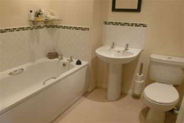  Image of 3 bedroom Property to rent in Myrtle Drive Sheffield S2 at Sheffield, S2 3HG