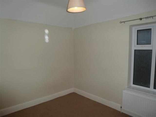 Image of 3 bedroom Semi-Detached house to rent in New Road Youlgrave Bakewell DE45 at New Road Youlgrave BAKEWELL, DE45 1WP