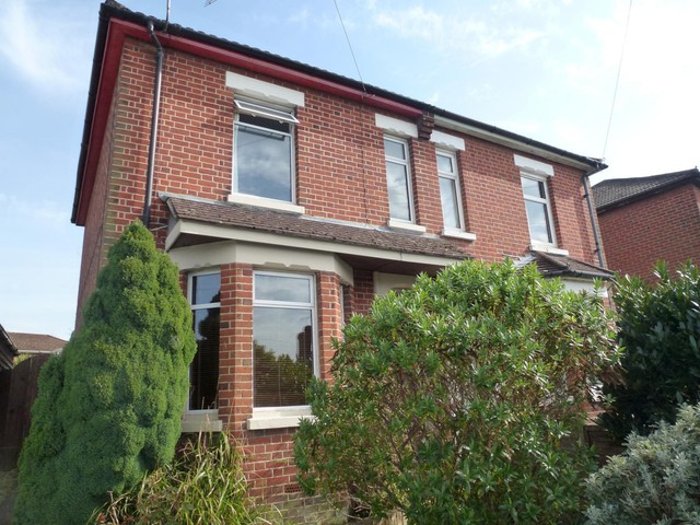  Image of 3 bedroom Detached house to rent in Newton Road Southampton SO18 at Southampton, SO18 1NH