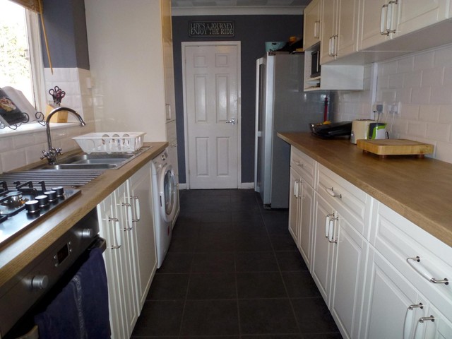  Image of 3 bedroom Detached house to rent in Newton Road Southampton SO18 at Southampton, SO18 1NH