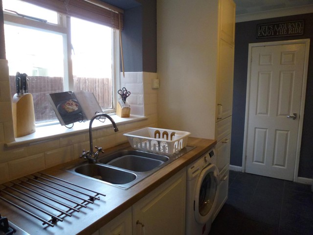  Image of 3 bedroom Detached house to rent in Newton Road Southampton SO18 at Southampton, SO18 1NH