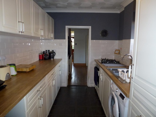  Image of 3 bedroom Detached house to rent in Newton Road Southampton SO18 at Southampton, SO18 1NH
