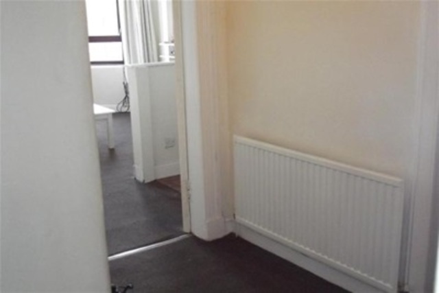  Image of 1 bedroom Flat to rent in Niddrie Road Glasgow G42 at Govanhill Glasgow Glasgow, G42 8NR