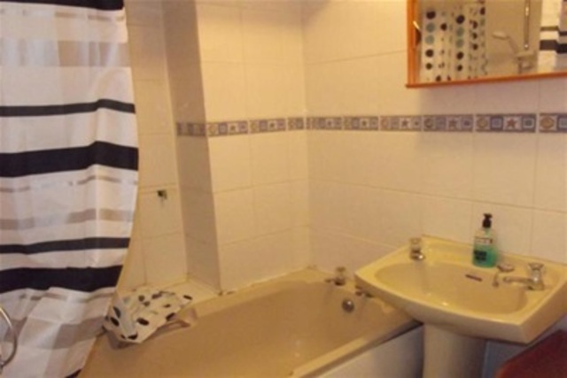  Image of 1 bedroom Flat to rent in Niddrie Road Glasgow G42 at Govanhill Glasgow Glasgow, G42 8NR