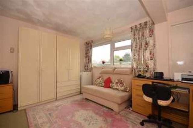  Image of 2 bedroom Ground Flat for sale in West Parade Worthing BN11 at Worthing West Sussex Worthing, BN11 3QY