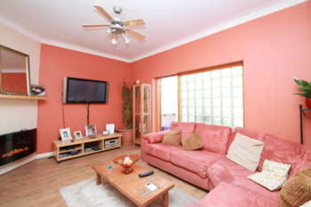  Image of 3 bedroom Detached house for sale in Oakdene Drive Tolworth Surbiton KT5 at Tolworth Surbiton Surrey, KT5 9NH