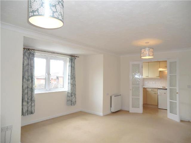  Image of 2 bedroom Apartment to rent in Oakley Road Southampton SO16 at Oakley Court 1 Oakley Road Southampton, SO16 4FA