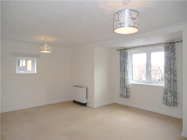  Image of 2 bedroom Apartment to rent in Oakley Road Southampton SO16 at Oakley Court 1 Oakley Road Southampton, SO16 4FA