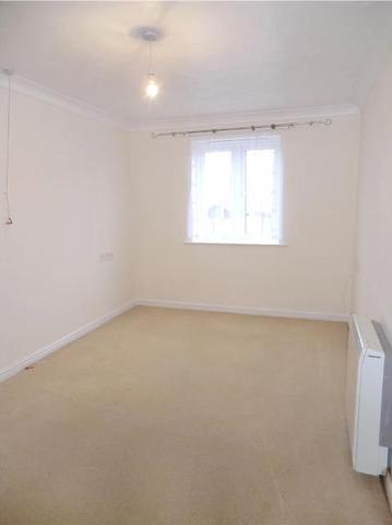  Image of 2 bedroom Apartment to rent in Oakley Road Southampton SO16 at Oakley Court 1 Oakley Road Southampton, SO16 4FA